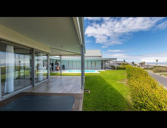 3 BEDROOM HOUSE FOR SALE IN MELKBOSSTRAND